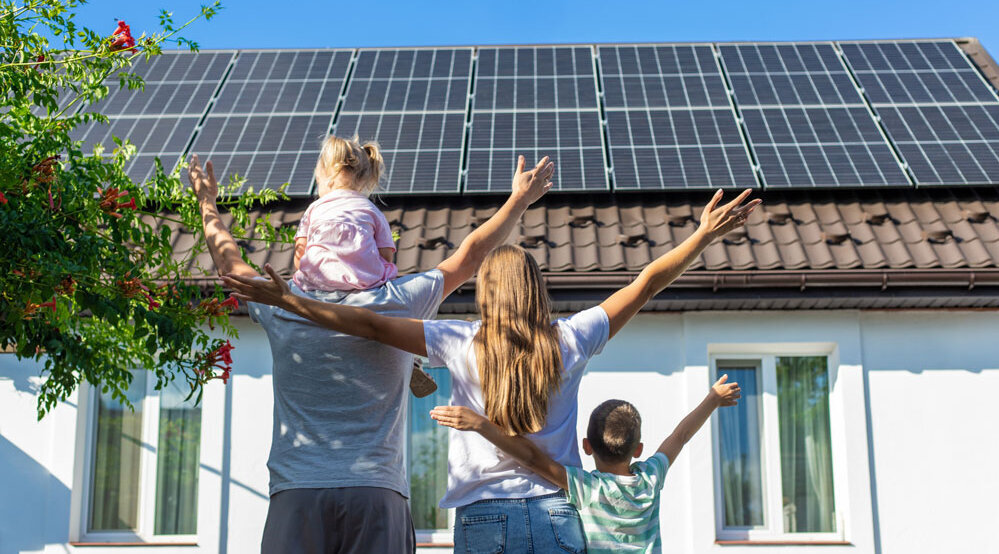 Familie-Photovoltaik.jpg
